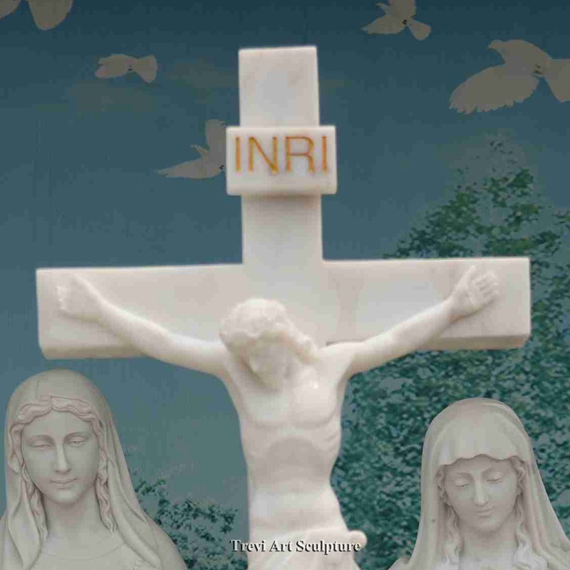 jesus dies on the cross statue