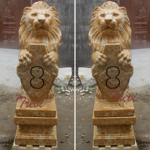 Outdoor sitting lion with shield garden statue for driveway