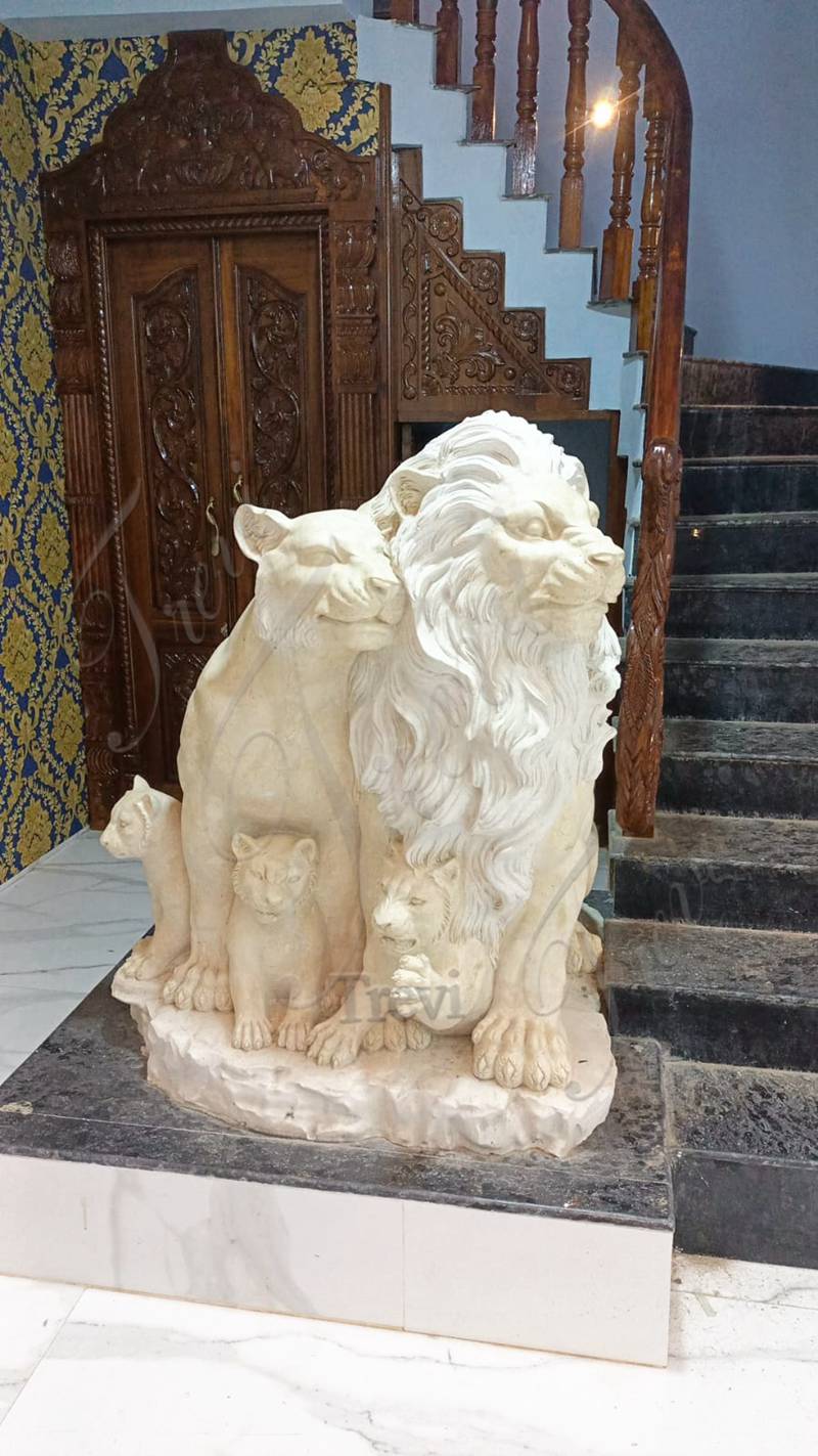 lion and the lamb statue-Trevi Art Sculpture