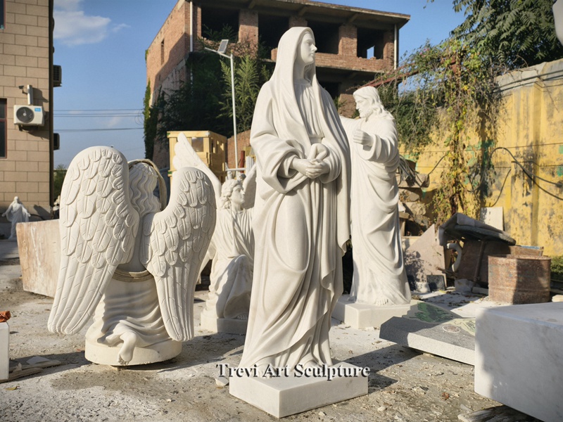 virgin mary statue