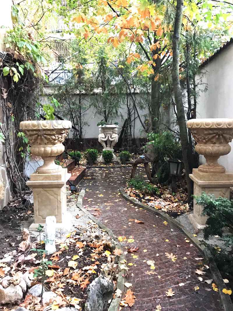 marble garden planter-Trevi Sculpture