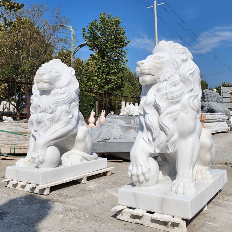 lion statue meaning