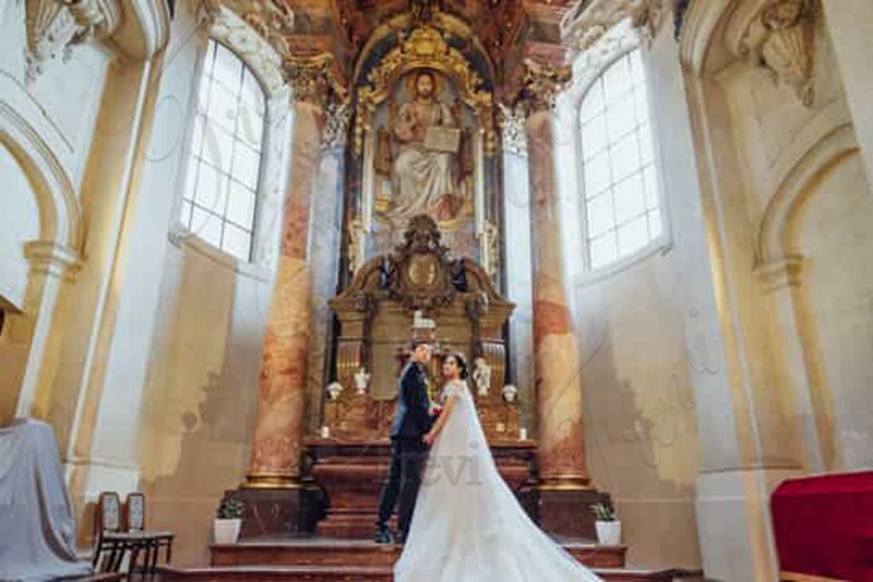 The Role of Wedding Building Pillars: