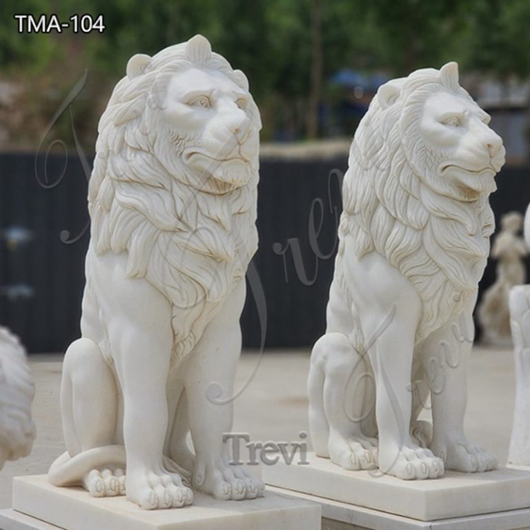 sitting lion statue-Trevi Statue