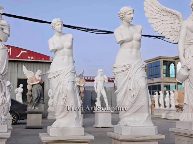 famous marble venus statues