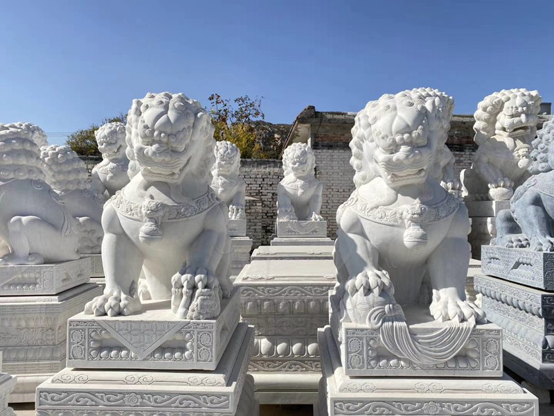 Chinese Foo Dog Lion Statue