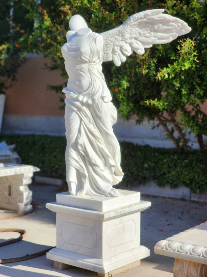 Victory of Samothrace Statue