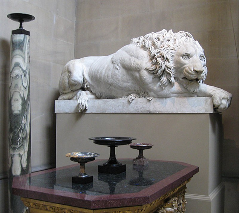 marble lying lion statue