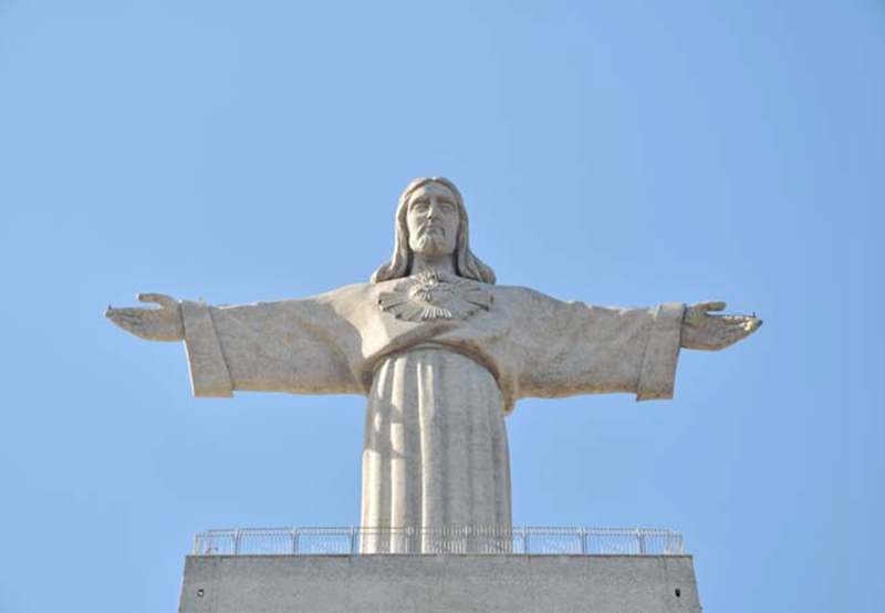 Cristo Rei statue