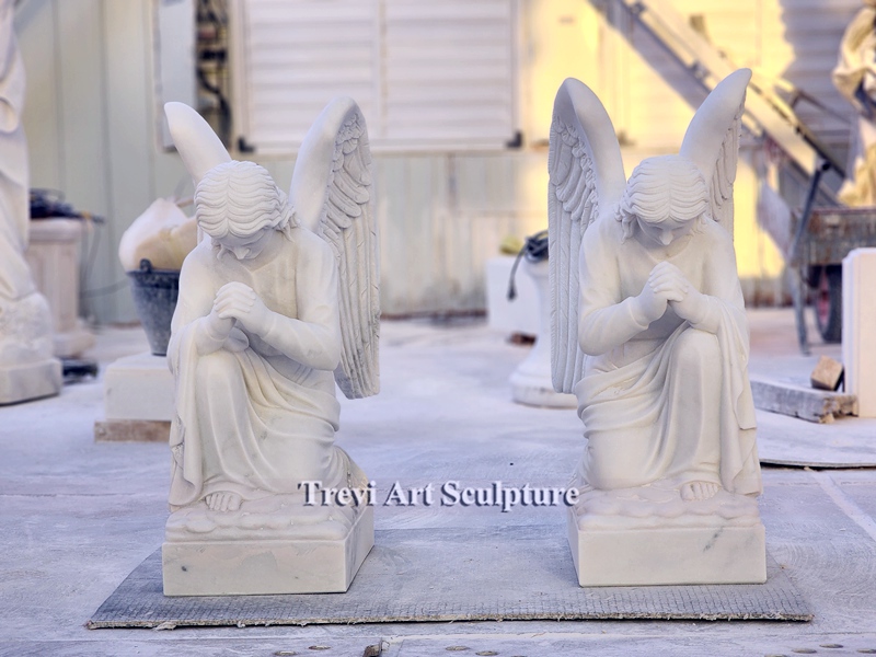 praying angel statue