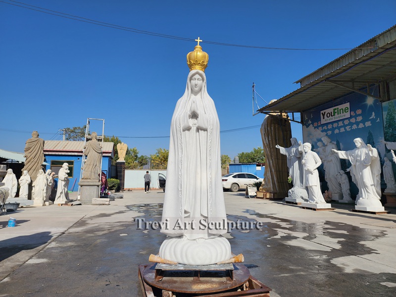 virgin fatima statue with golden crown