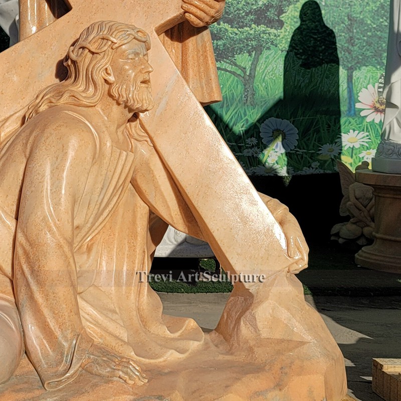 jesus falls the first time statue for garden