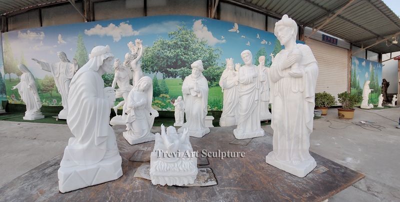 nativity scene statue in marble (2)