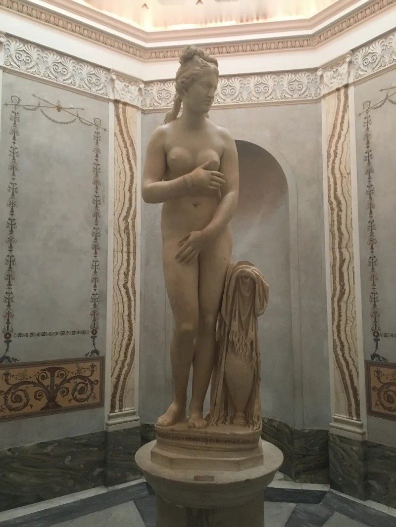 capitoline venus statue