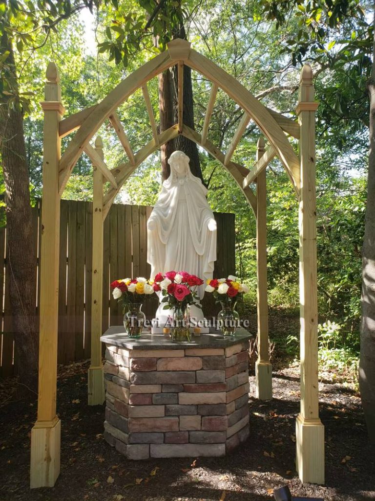 virgin mary statue