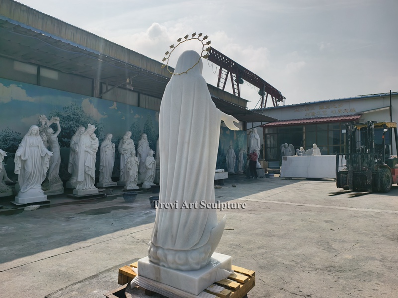 pregnant mary statue