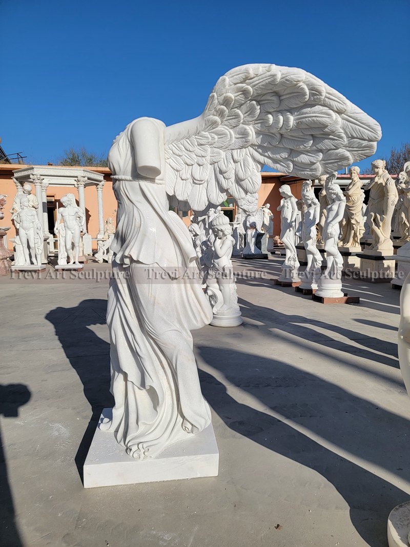 winged victory of samothrace