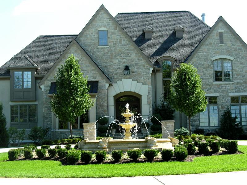 fountain circular driveway