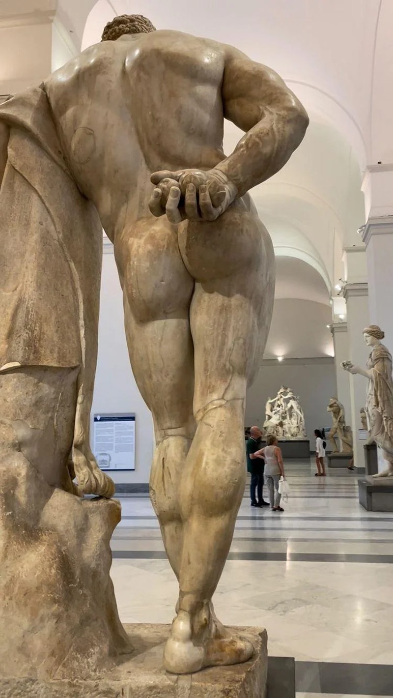 farnese hercules back