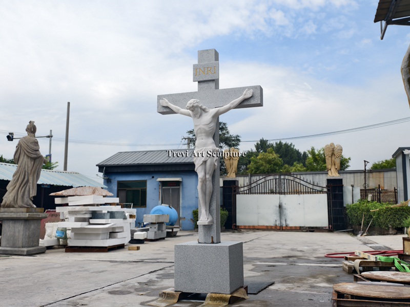 jesus on the cross outdoor statue