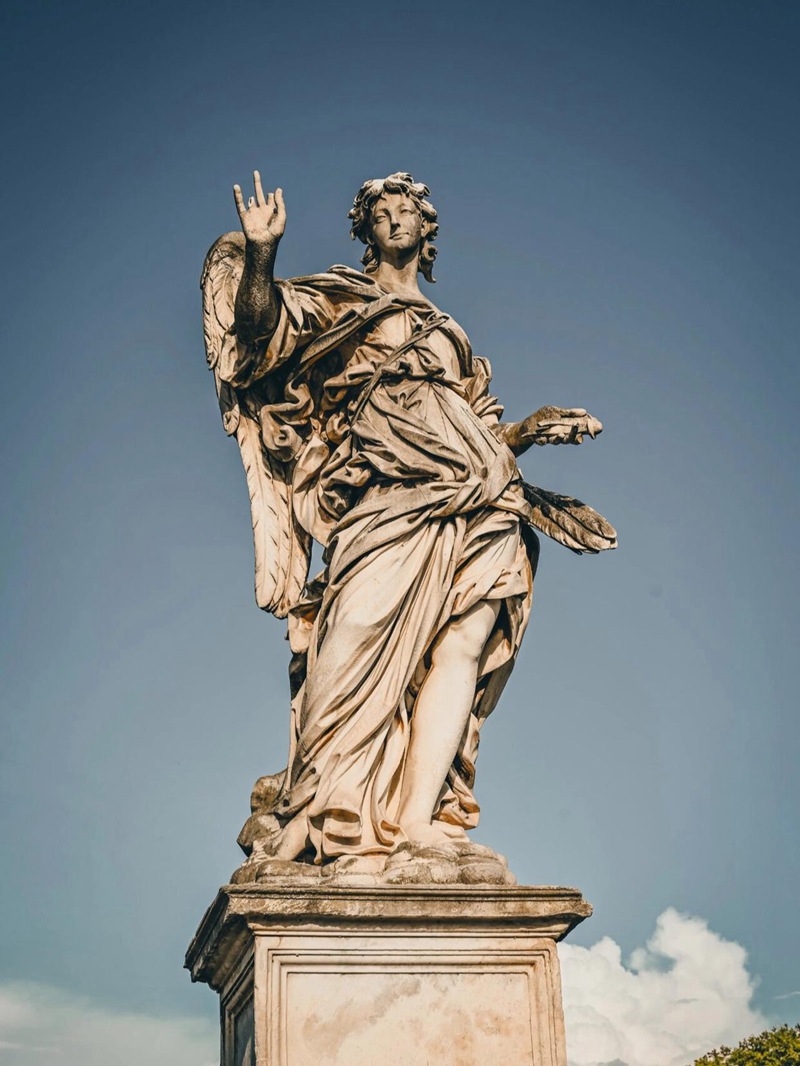 angel with the nails