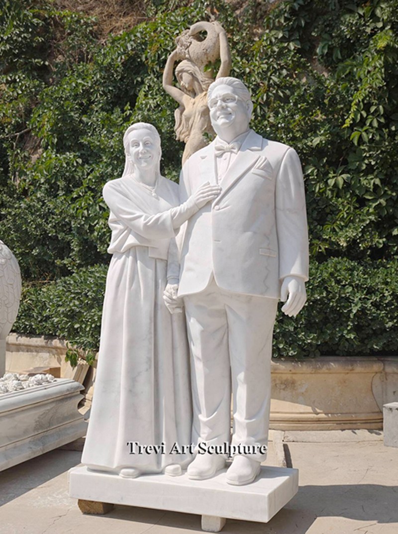 life size custom couple statue in natural marble