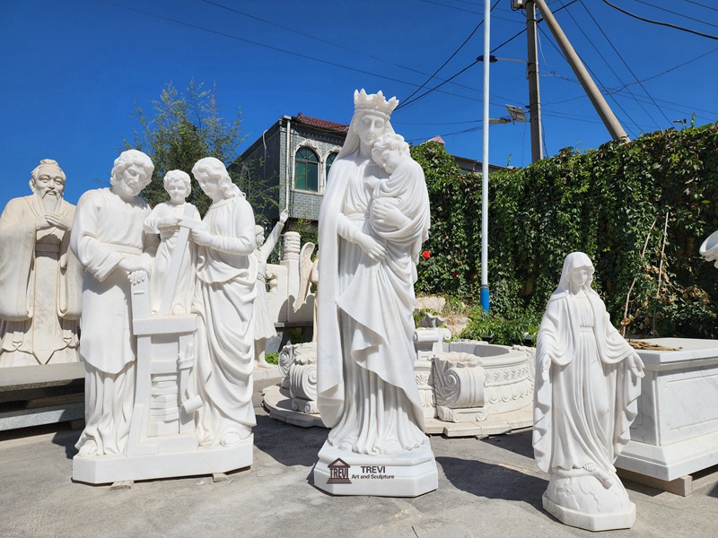 life size mary holding jesus statue
