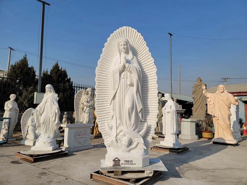 our lady of mary statue