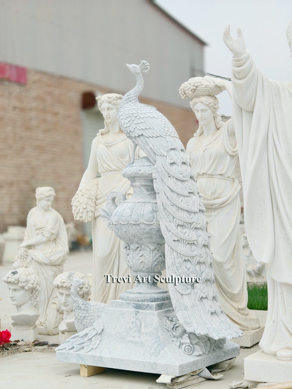 peacock sculpture